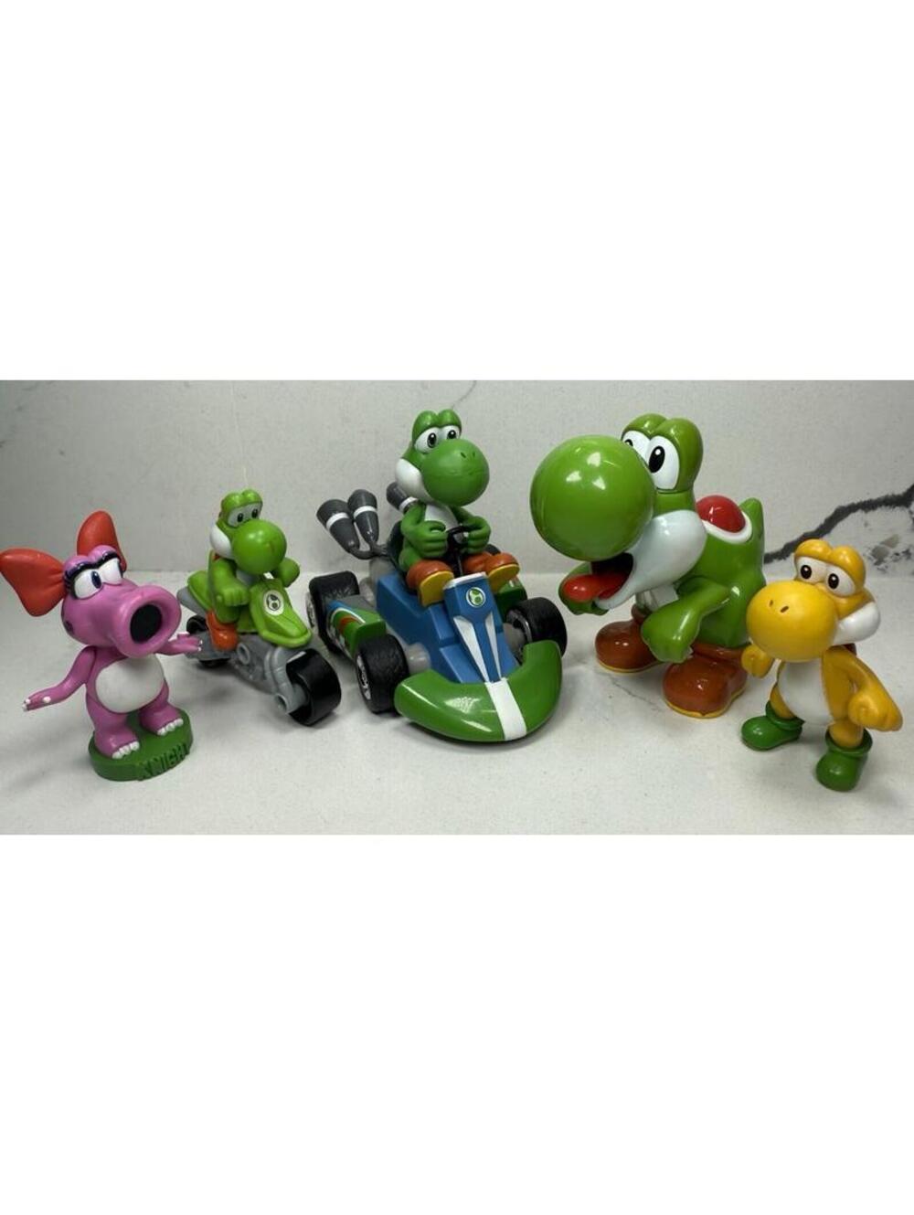 Nintendo Lot Of Yoshi Toys Including Yoshi Mario Kart Pull Back Racer